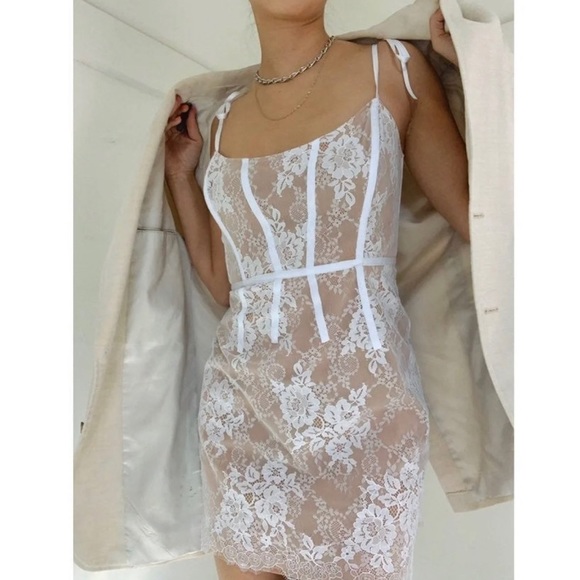 For Love And Lemons Dresses & Skirts - NWOT For Love & Lemons Cheyenne Ivory Lace Floral Mini Dress Size Medium